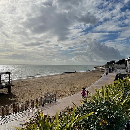 La Casa Greenaway Jaywick Sands Exterior photo