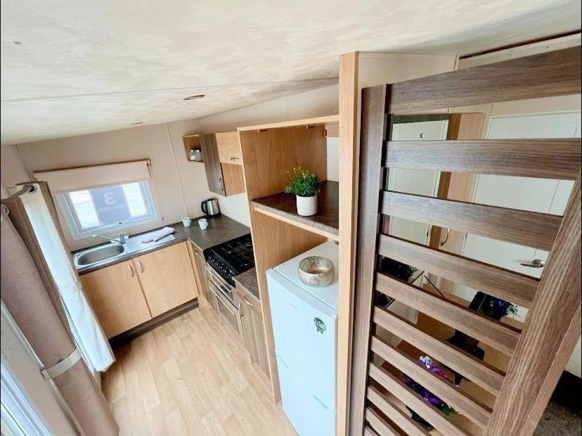 La Casa Greenaway Jaywick Sands Exterior photo